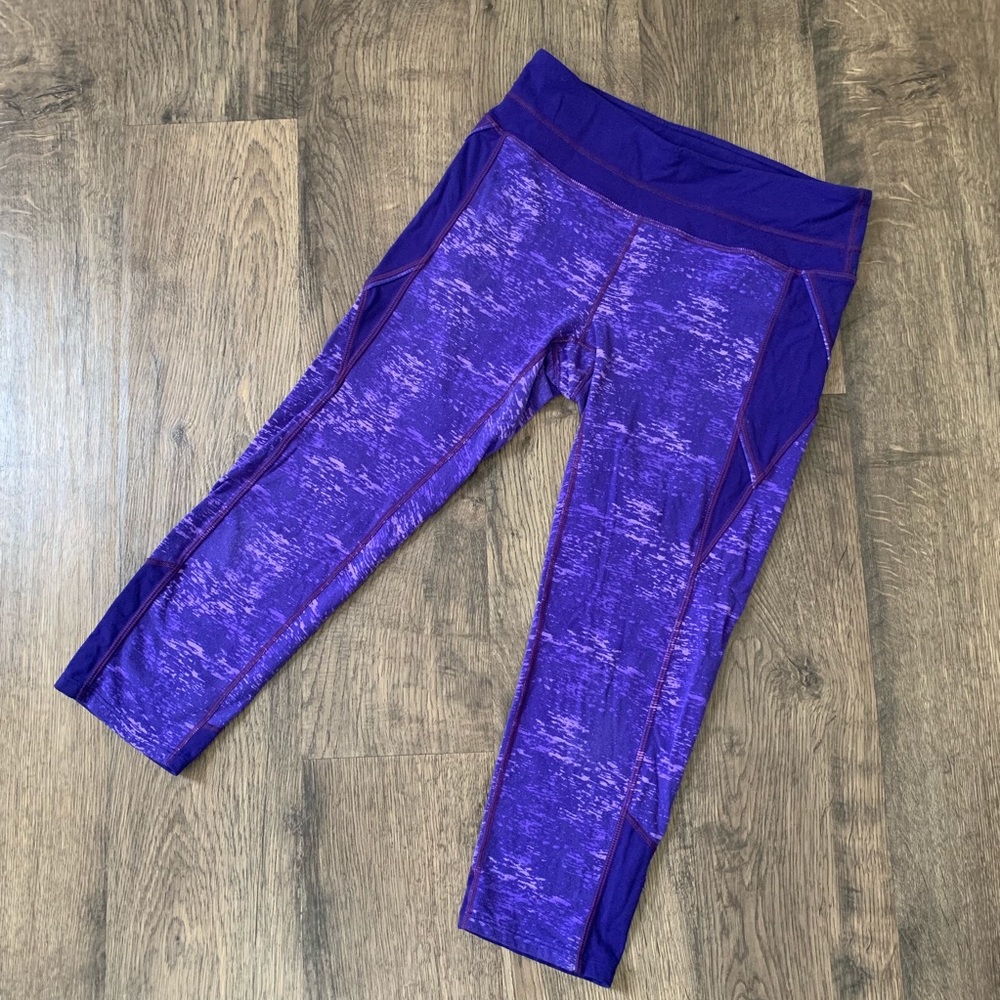 Women’s Athleta Purple Workout Capris Size Small